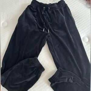 Woman small either forever 21 or pink don’t remember good condition